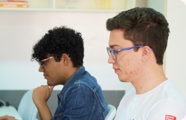 Equipe da fábrica de software trabalhando